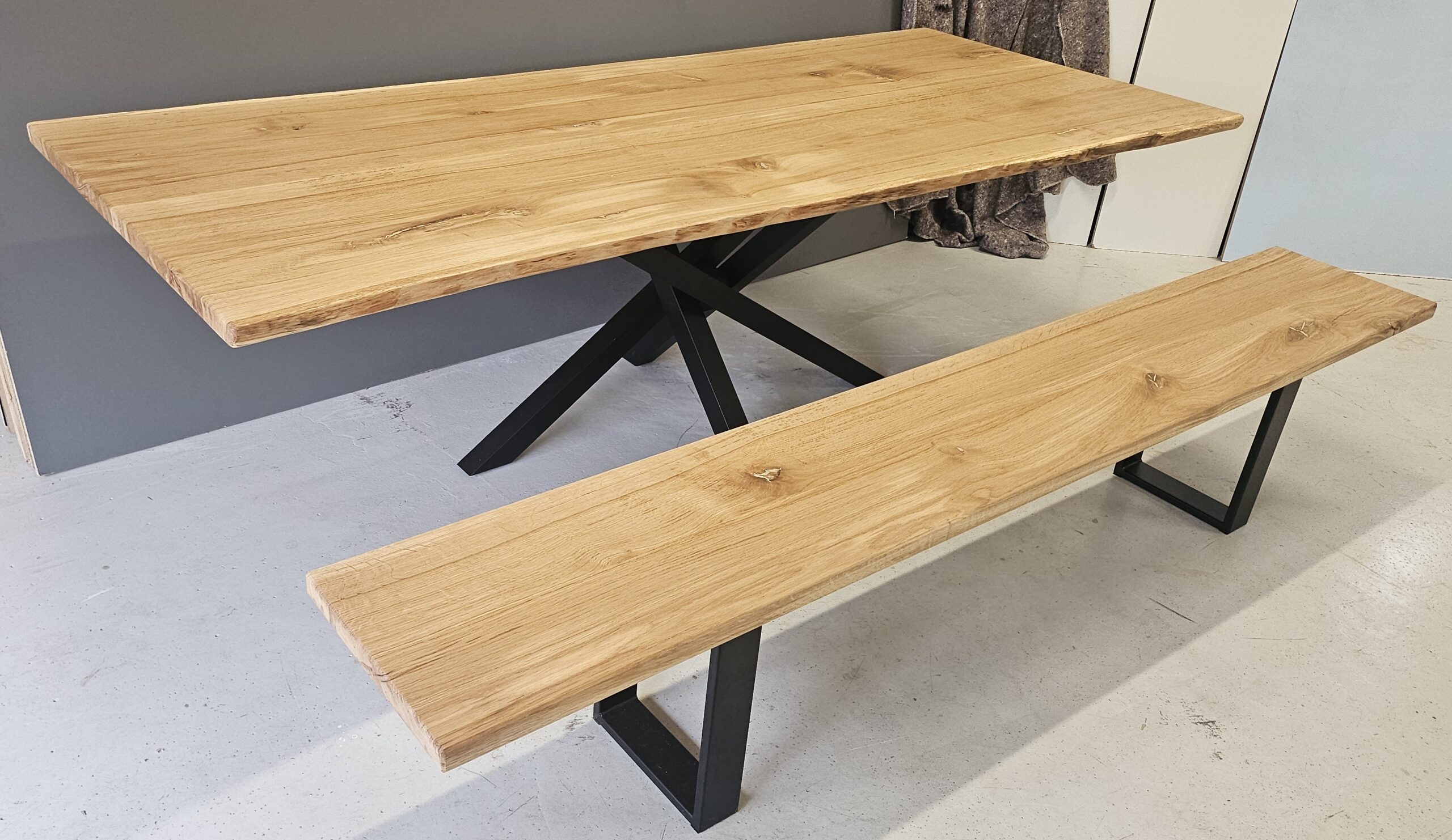Tables Sur-Mesure en Bois Massif