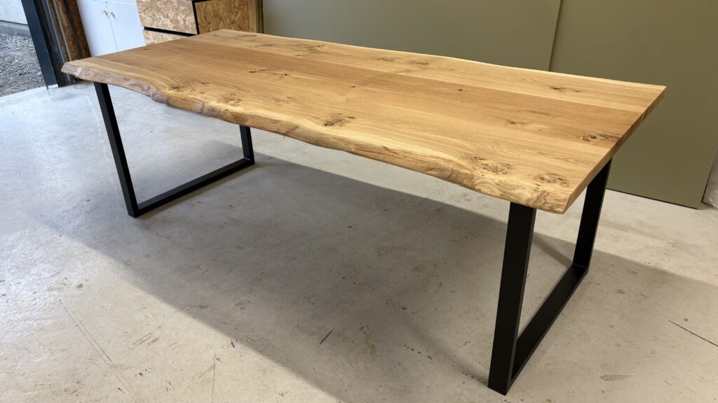 Tables Sur-Mesure en Bois Massif