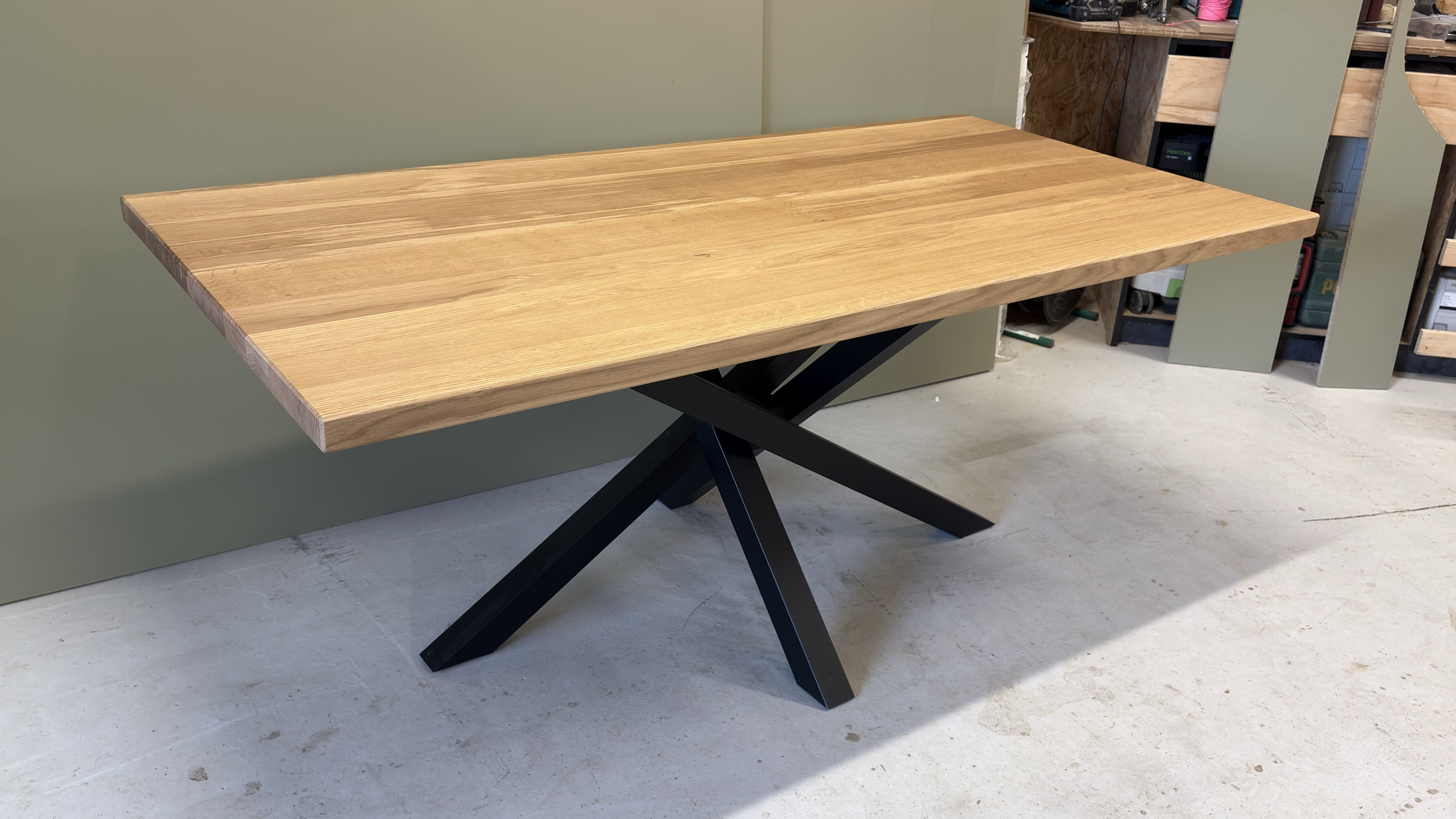 Tables Sur-Mesure en Bois Massif