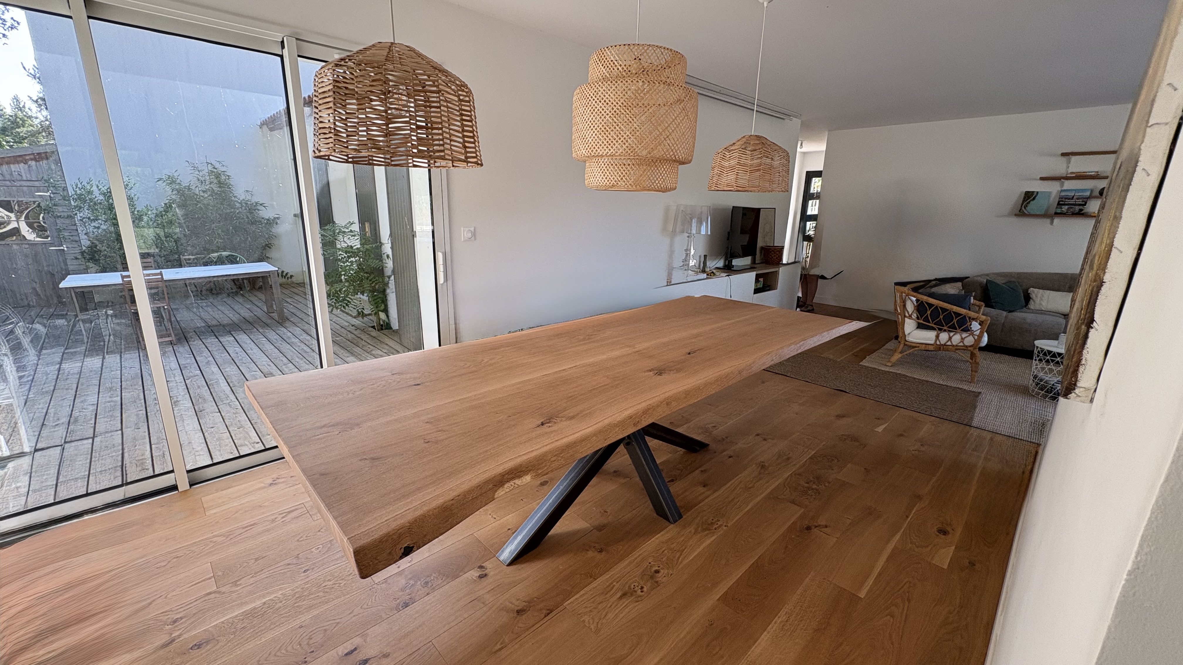 Tables Sur-Mesure en Bois Massif